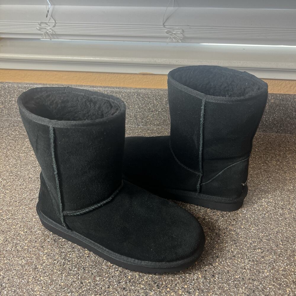 Koolaburra By Ugg Black Short Winter Boots Women's Size 9 Sherpa Lining Pull On